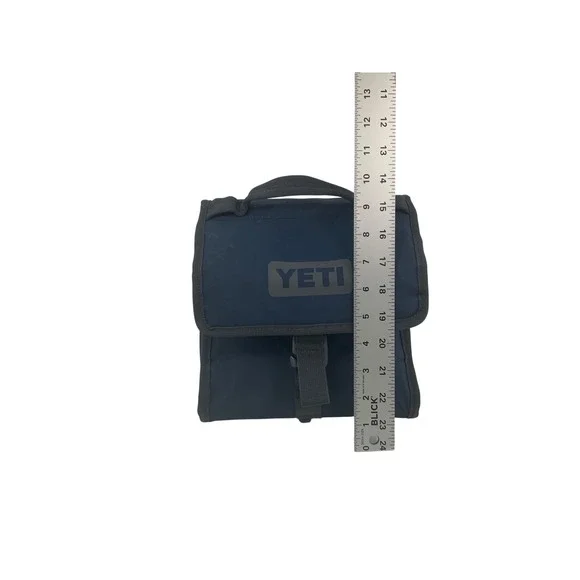 YETI Daytrip Lunch Bag Navy Blue Insulated Fold-and-Go Cooler Bag - Picture 1 of 5